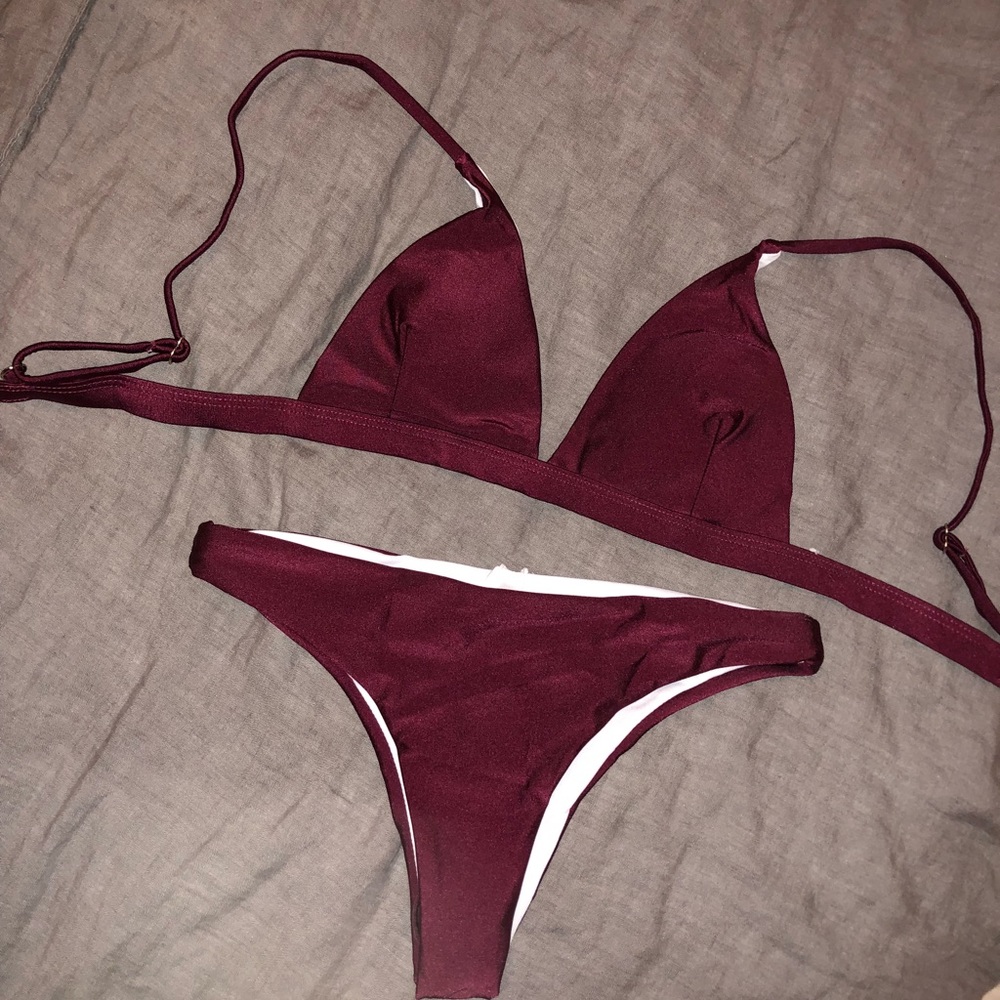 🎉HOST PICK!🎉RED WINE cheeky bikini